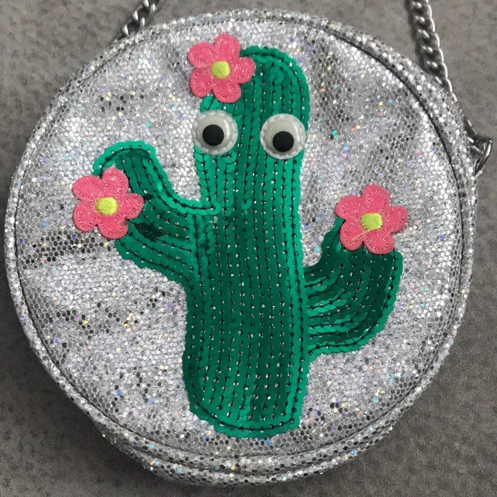 6/$20 NWOT sparkle Cactus purse